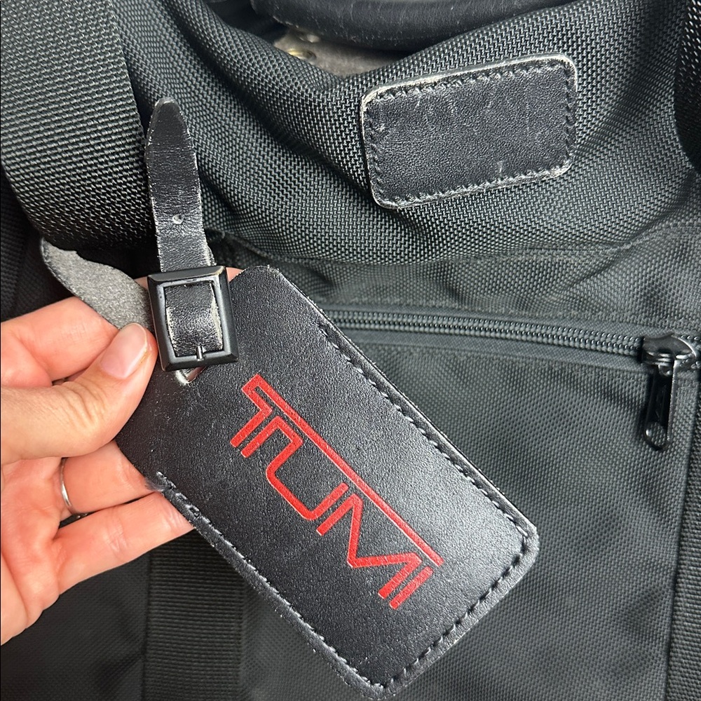 Tumi Travel Duffle Weekender Carry On Bag - Picture 2 of 9